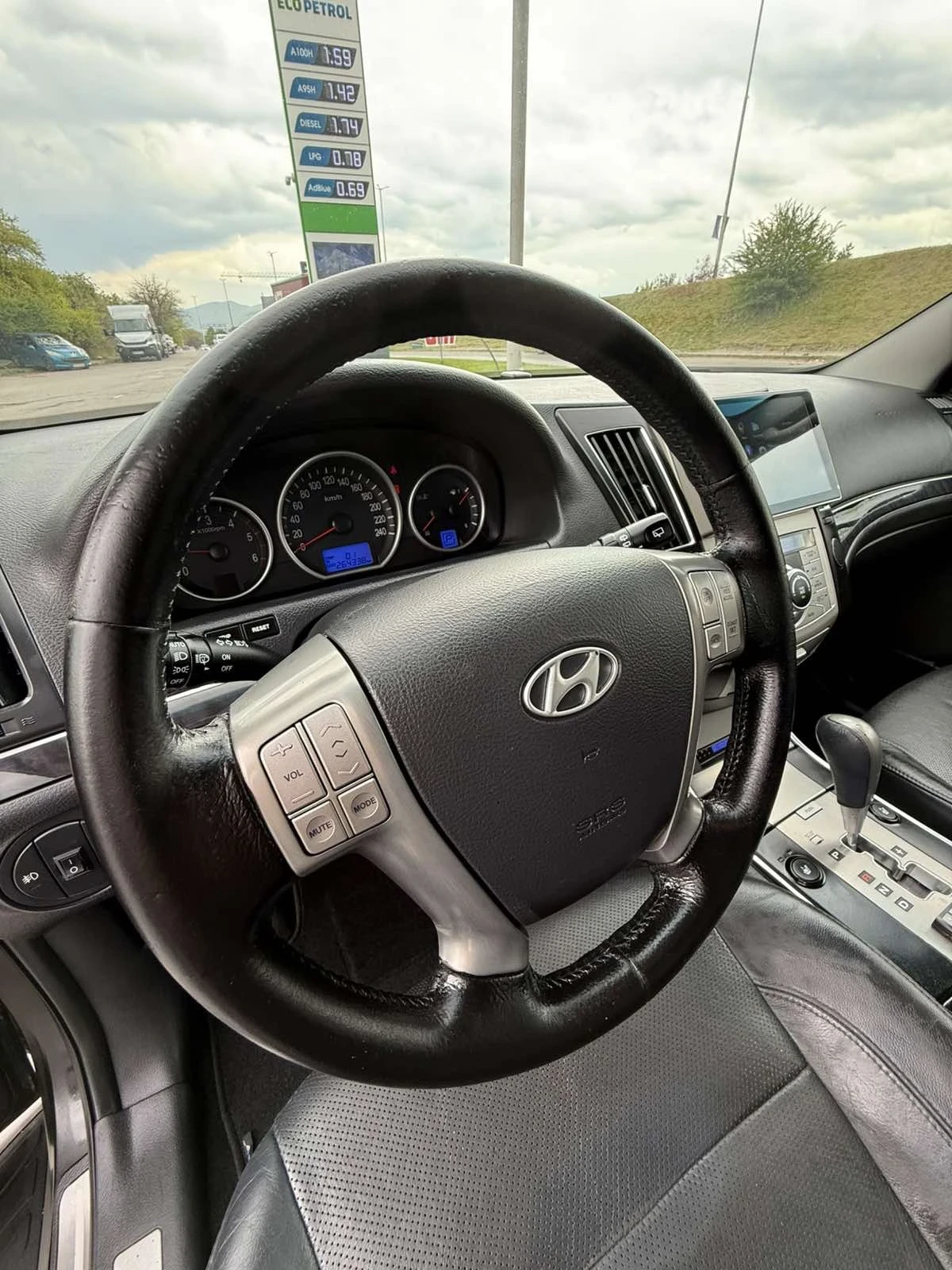 Hyundai IX55 3.0CRDI 4x4 automatik/gaz, снимка 16 - Автомобили и джипове - 54487997