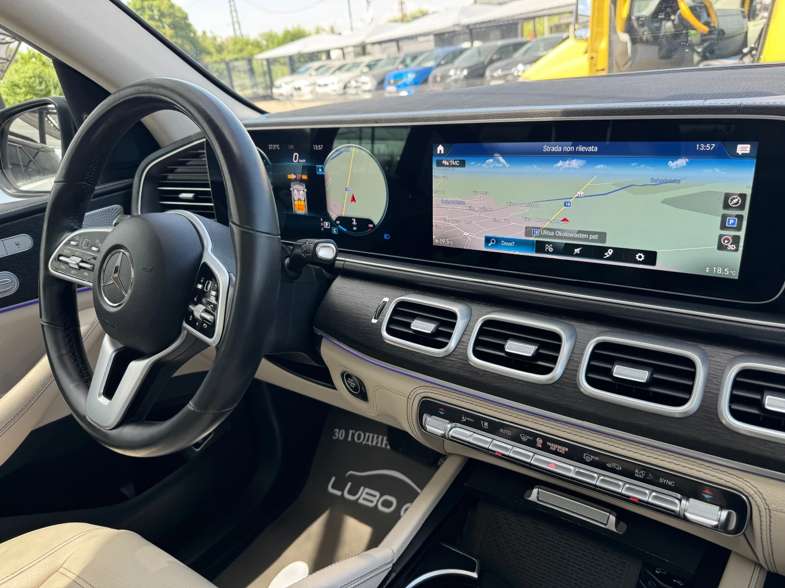 Mercedes-Benz GLE 350 CDI-AMG-PANO-DISTR-21J-360'-FULL-FULL, снимка 16 - Автомобили и джипове - 55432420