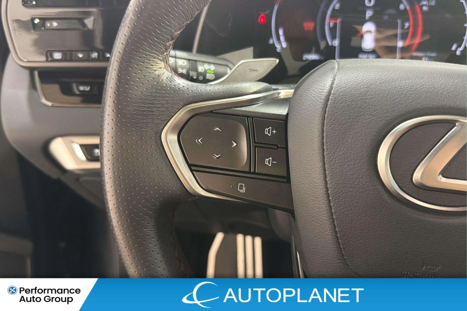 Lexus RX * 350 350 F Sport 2 AWD, Pano Roof, Heads Up Displ, снимка 16 - Автомобили и джипове - 56073180