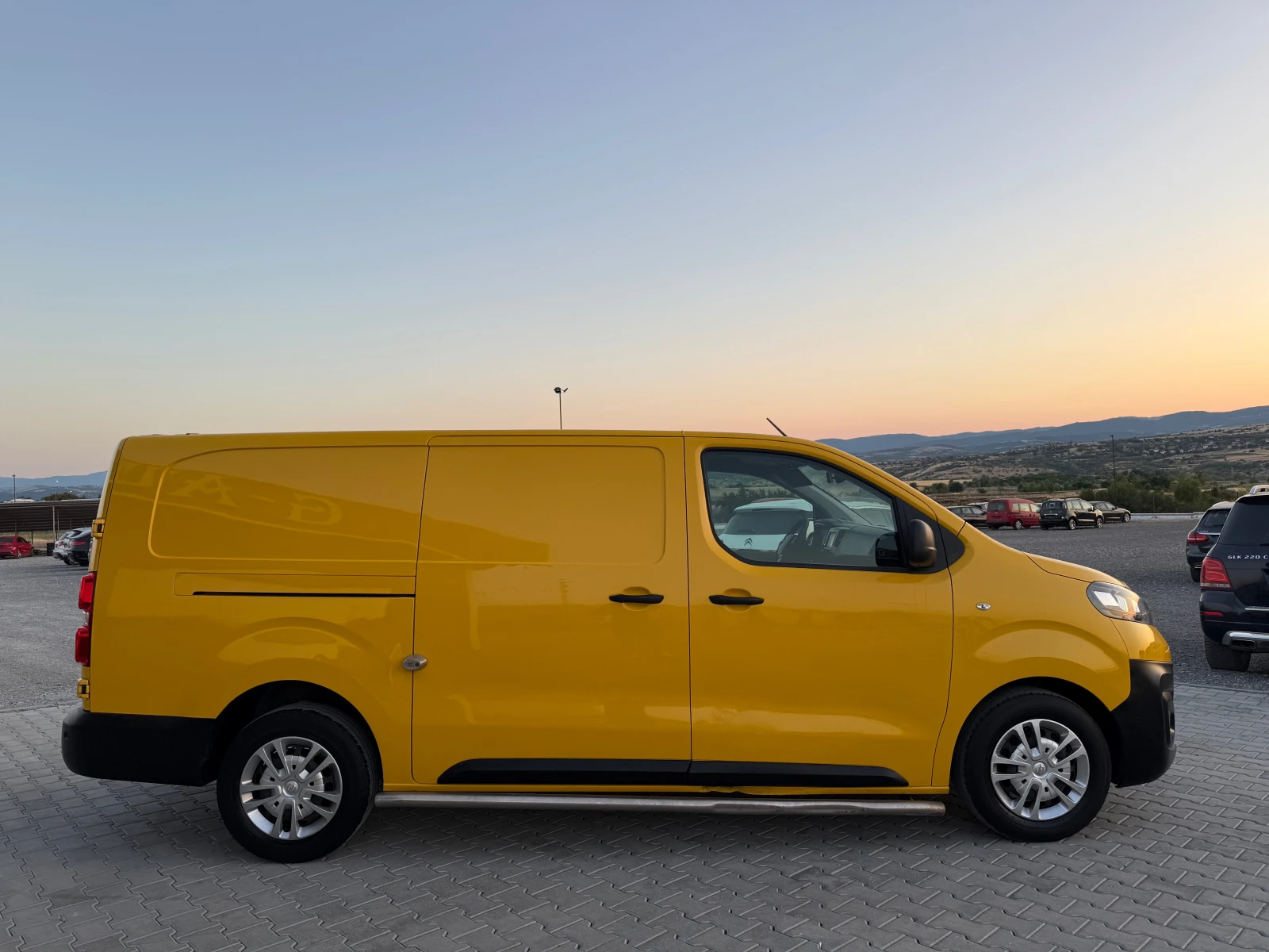 Opel Vivaro 1.5 dci 102000 km Собствен лизинг !! - изображение 4