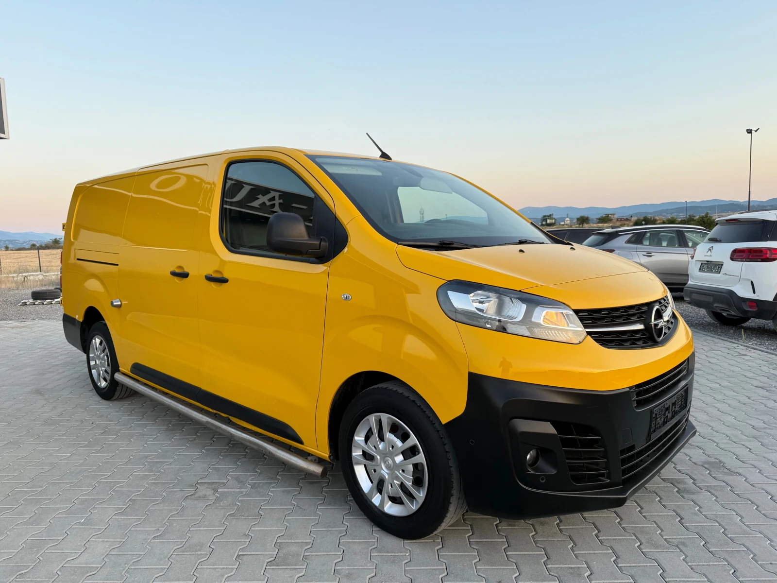 Opel Vivaro 1.5 dci 102000 km Собствен лизинг !! - изображение 3