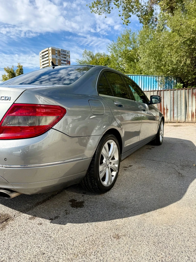 Mercedes-Benz C 320 Avantgarde, снимка 7 - Автомобили и джипове - 51951857