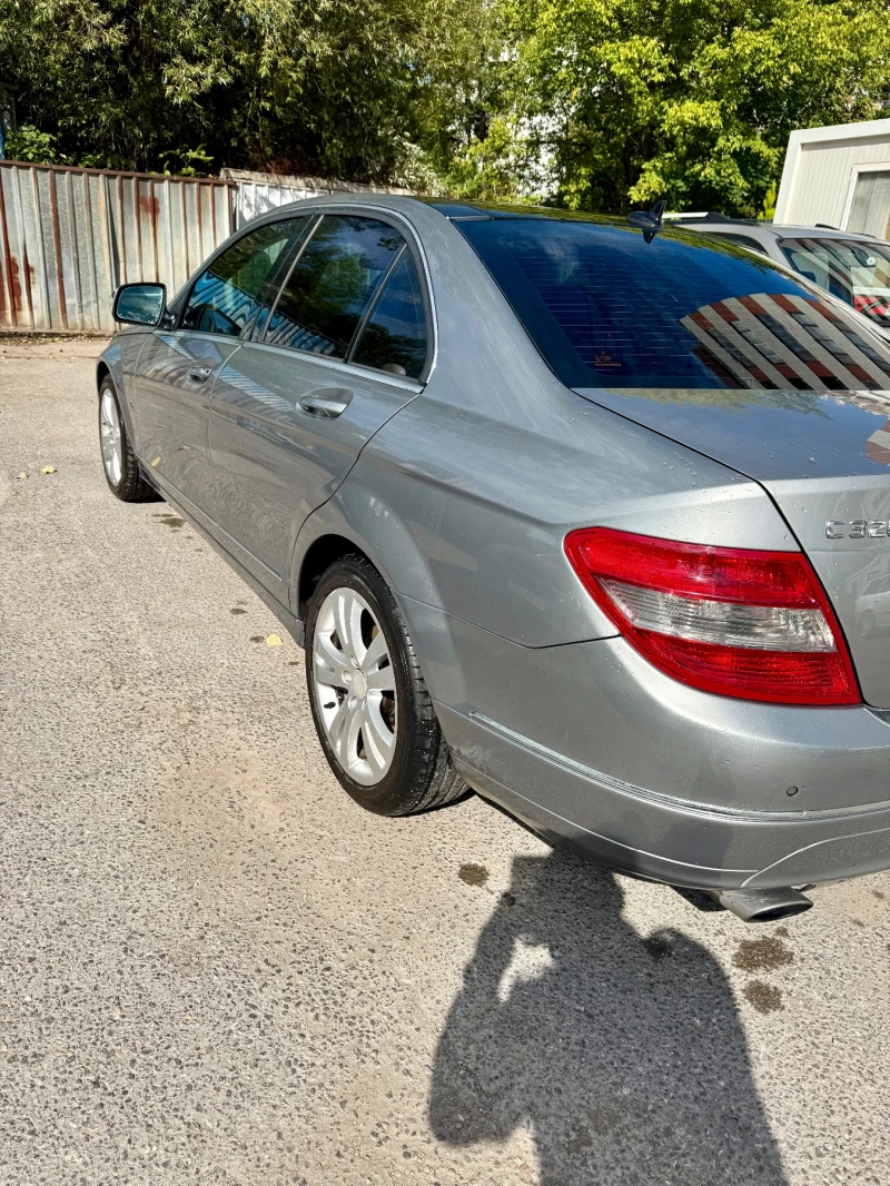 Mercedes-Benz C 320 Avantgarde, снимка 5 - Автомобили и джипове - 51951857