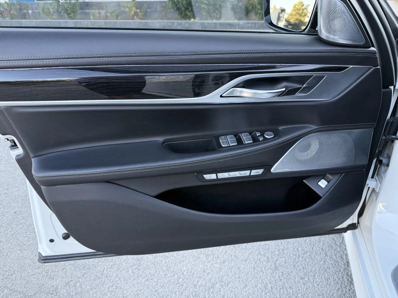 BMW 750 M PAKET.X-DRIVE, снимка 10 - Автомобили и джипове - 52044226