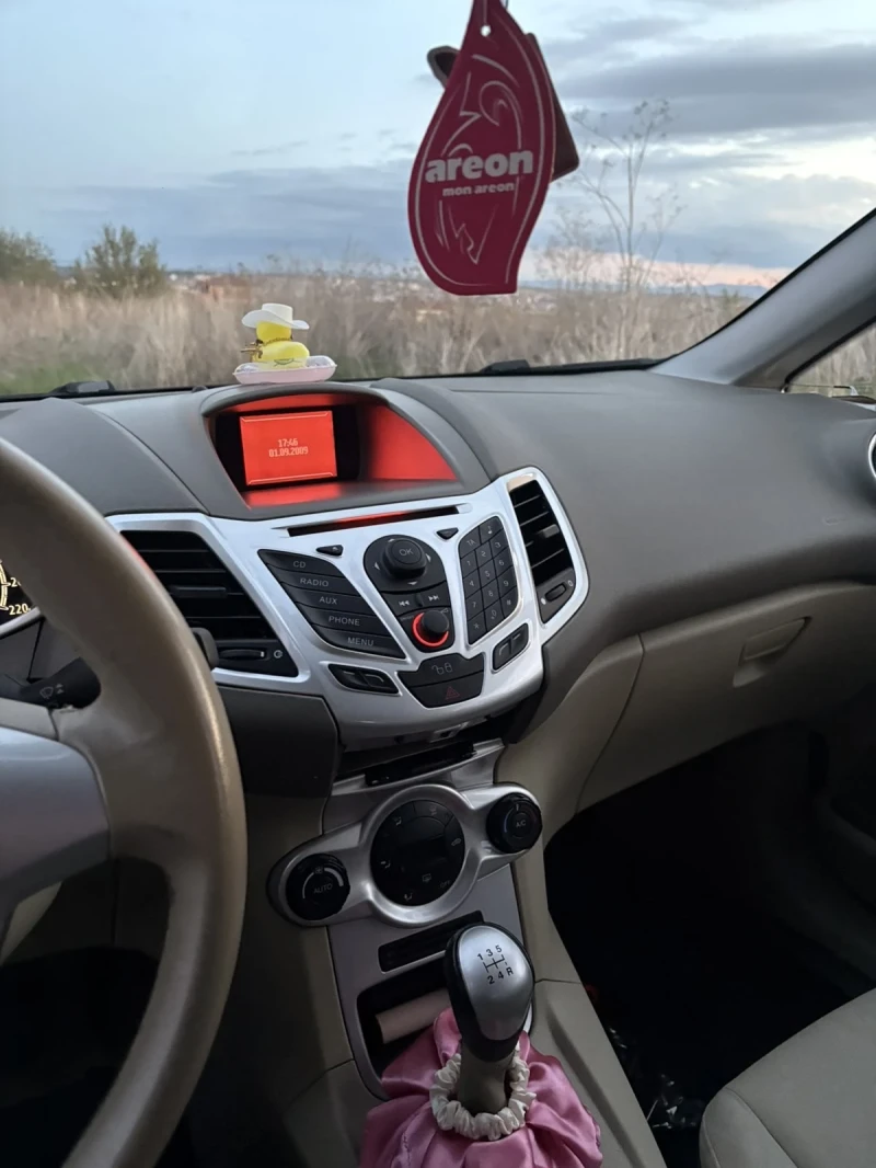 Ford Fiesta, снимка 5 - Автомобили и джипове - 52180525