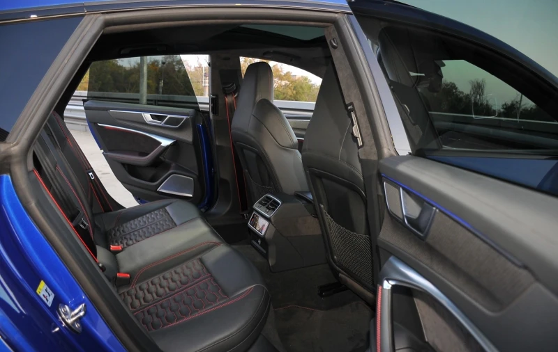 Audi Rs7 Sportback 4.0 TFSI V8 Quattro, снимка 10 - Автомобили и джипове - 52291821