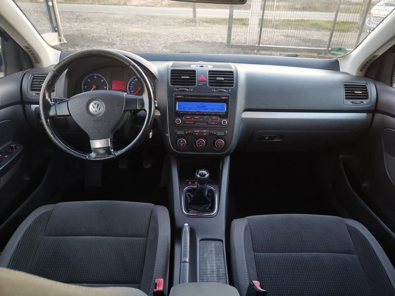 VW Golf 1.9 TDI 105, снимка 9 - Автомобили и джипове - 52829479