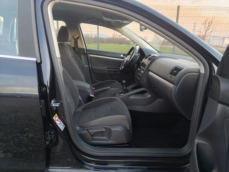 VW Golf 1.9 TDI 105, снимка 13 - Автомобили и джипове - 52829479