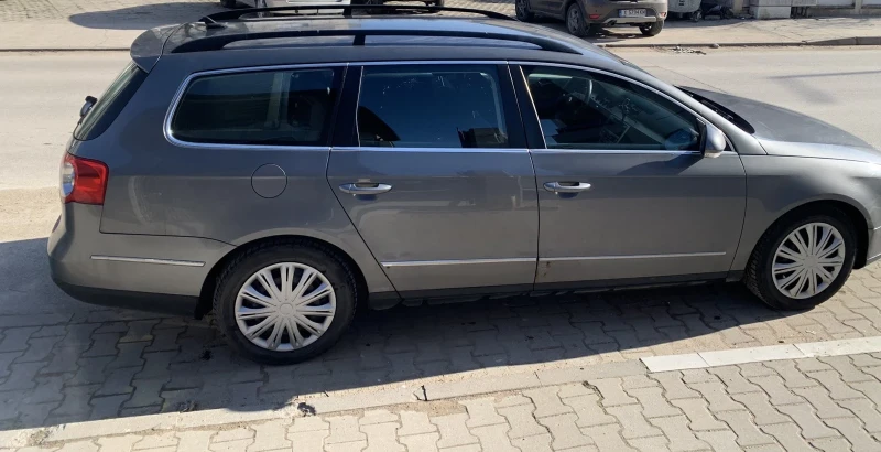 VW Passat Комби, снимка 3 - Автомобили и джипове - 53379711