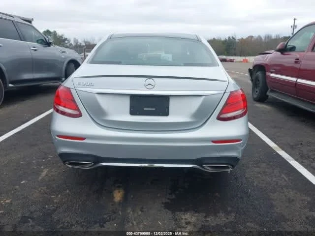 Mercedes-Benz E 300, снимка 15 - Автомобили и джипове - 53168577