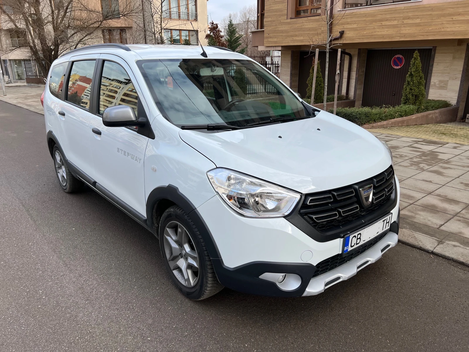 Dacia Lodgy от Дачия България, ДДС ФАКТУРА, снимка 1