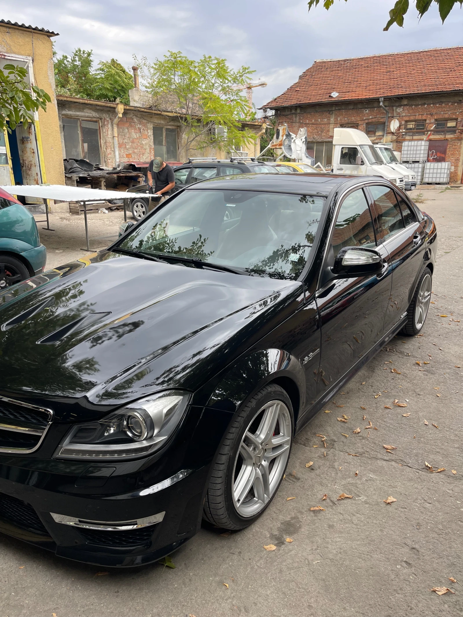 Mercedes-Benz C 63 AMG  - изображение 2