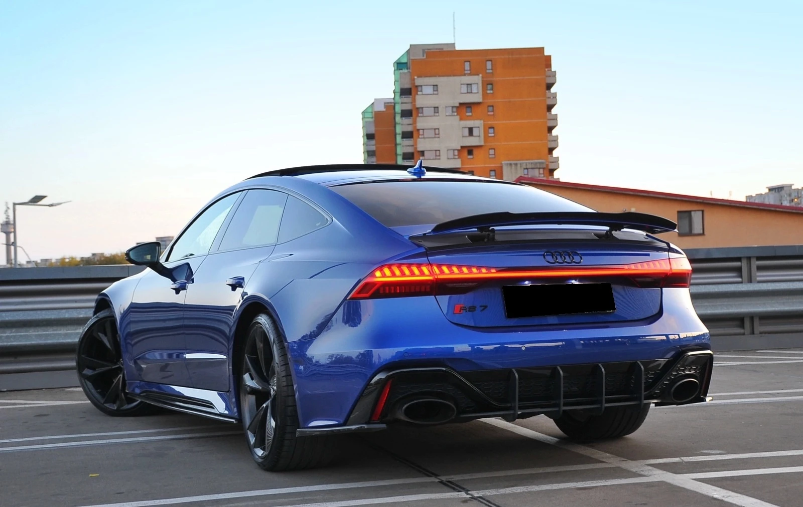 Audi Rs7 Sportback 4.0 TFSI V8 Quattro - изображение 6