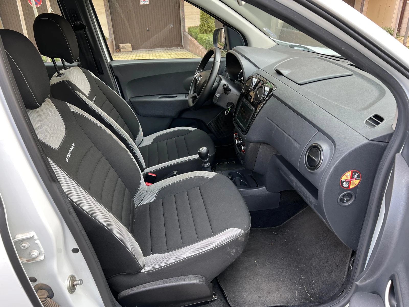 Dacia Lodgy �� ����� ��������, ��� ������� | Mobile.bg � ����������� 12