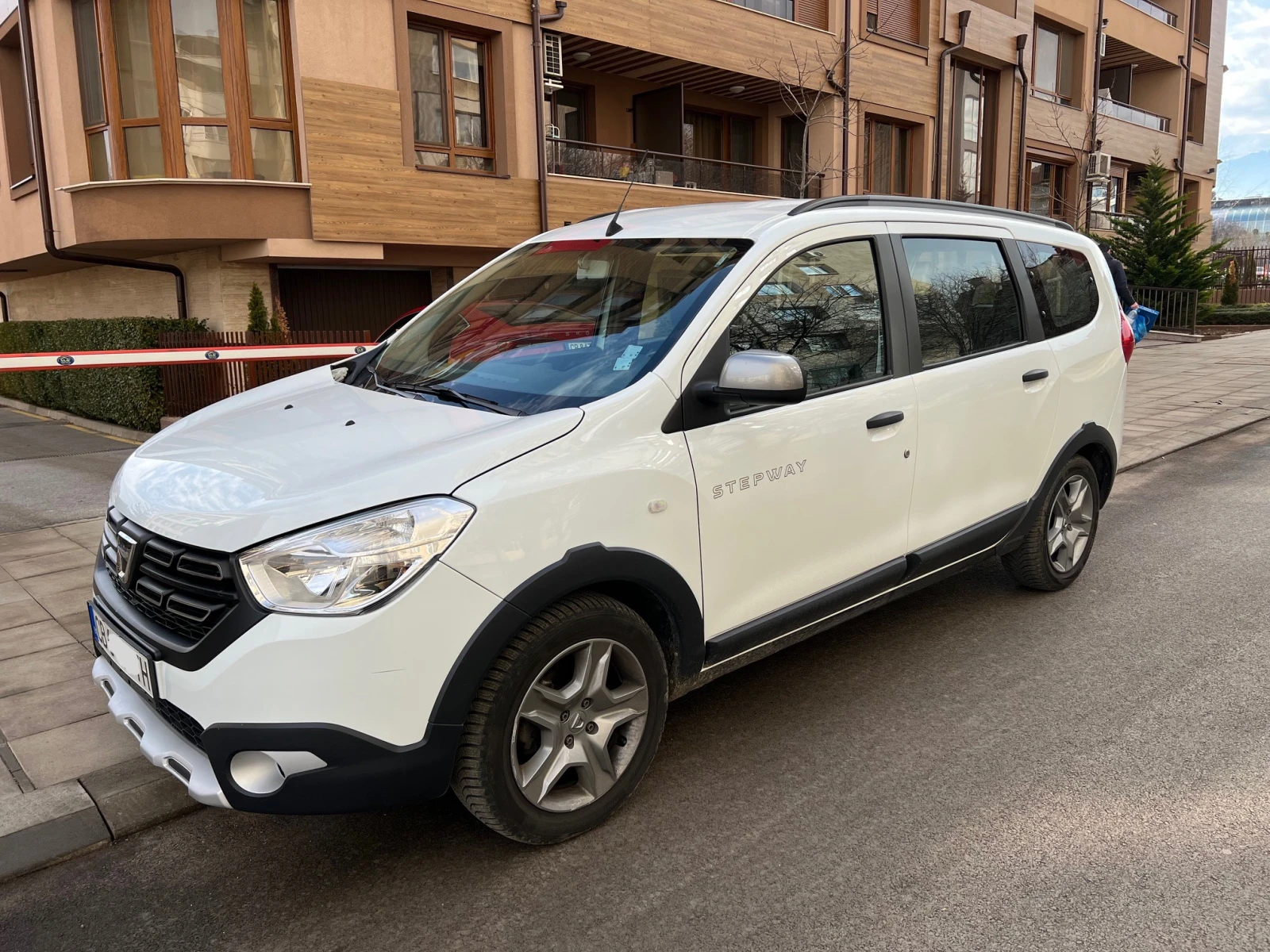 Dacia Lodgy �� ����� ��������, ��� ������� | Mobile.bg � ����������� 3