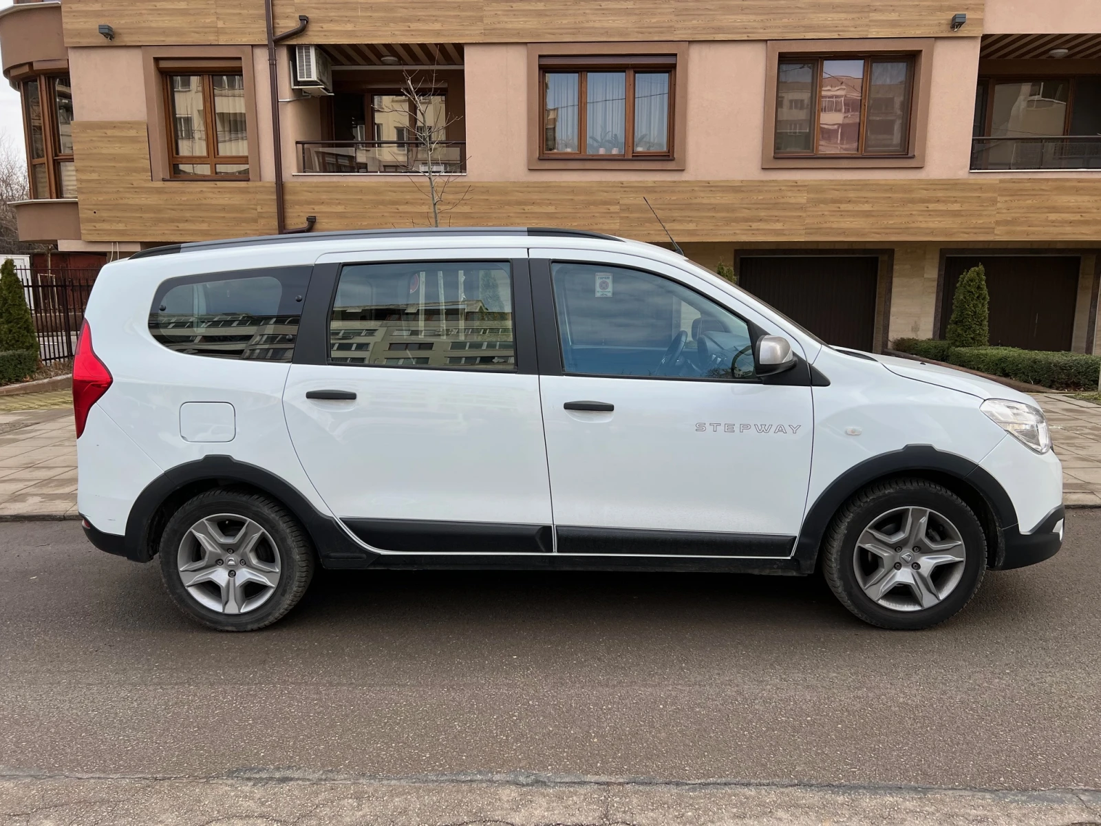 Dacia Lodgy �� ����� ��������, ��� ������� | Mobile.bg � ����������� 8