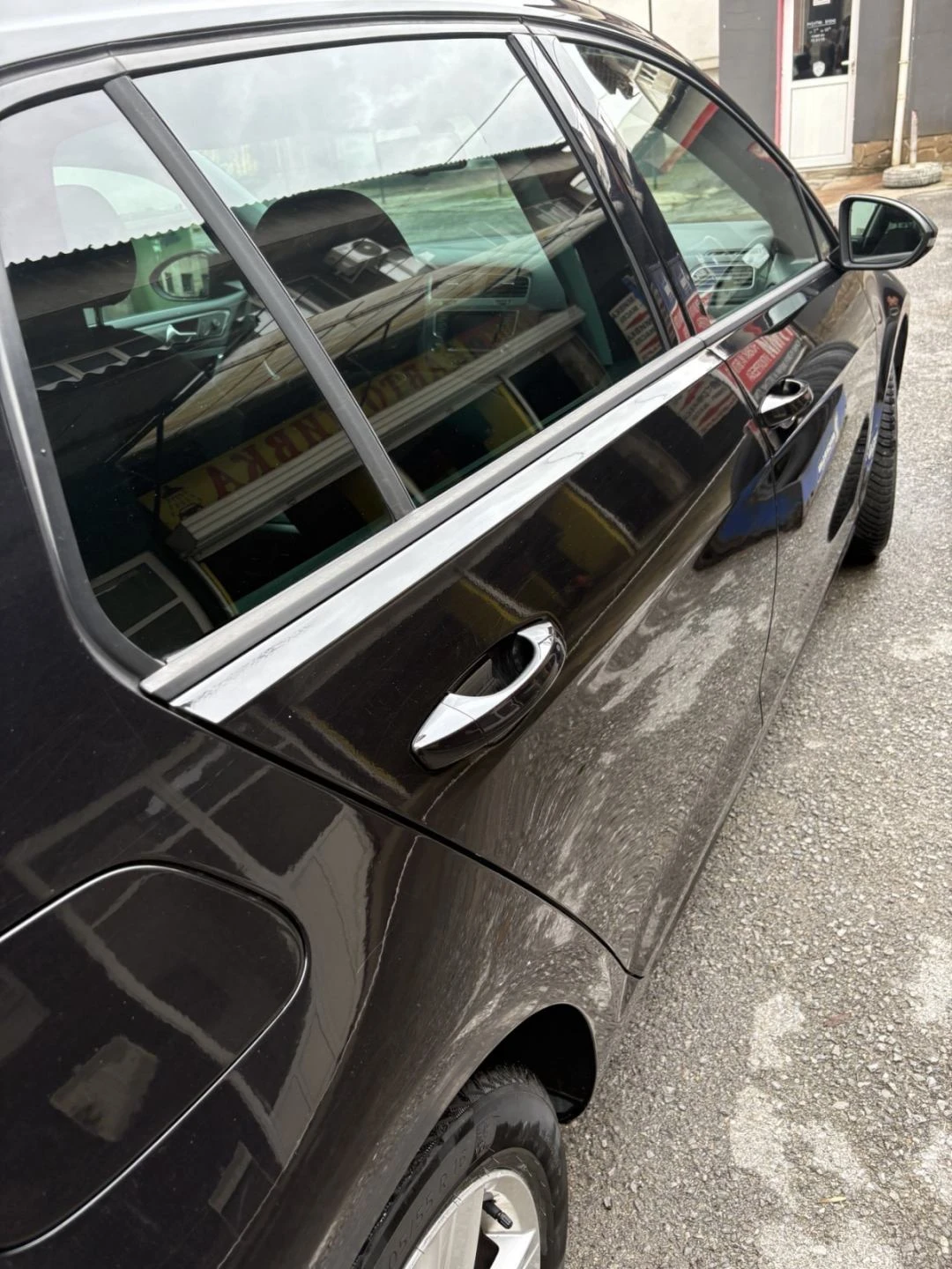 VW Golf 1.6 TDI, снимка 3 - Автомобили и джипове - 53970146