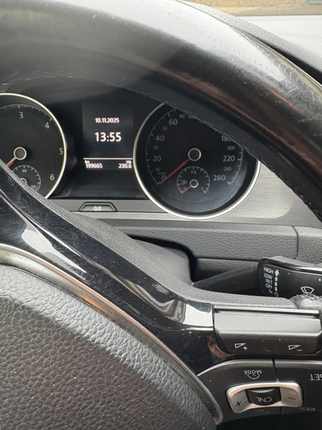 VW Golf 1.6 TDI, снимка 7 - Автомобили и джипове - 53970146