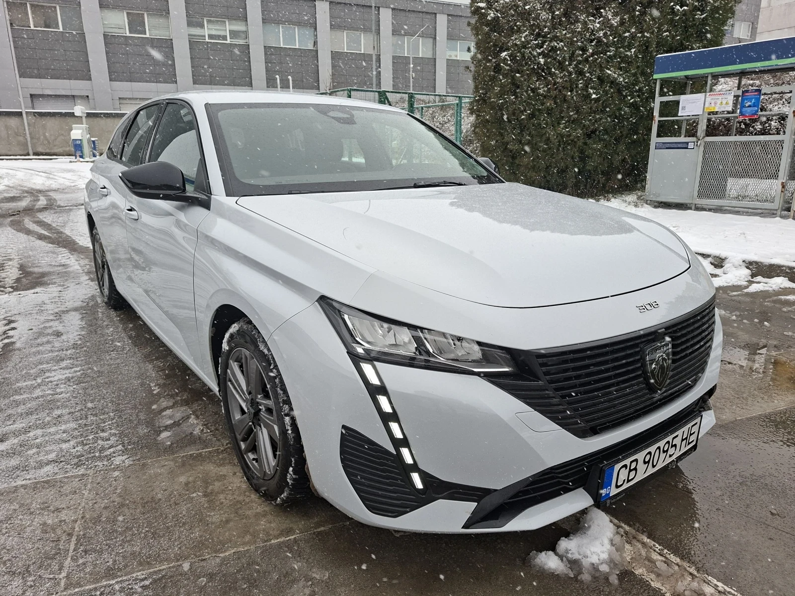 Peugeot 308 От България / Гаранция до 07.2029г., снимка 2 - Автомобили и джипове - 54565892