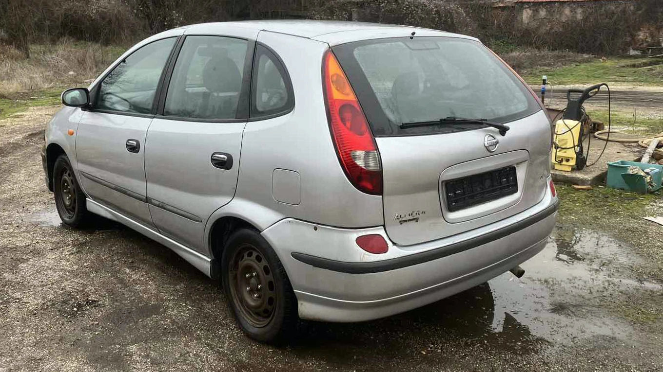 Nissan Almera tino, снимка 6 - Автомобили и джипове - 54594718