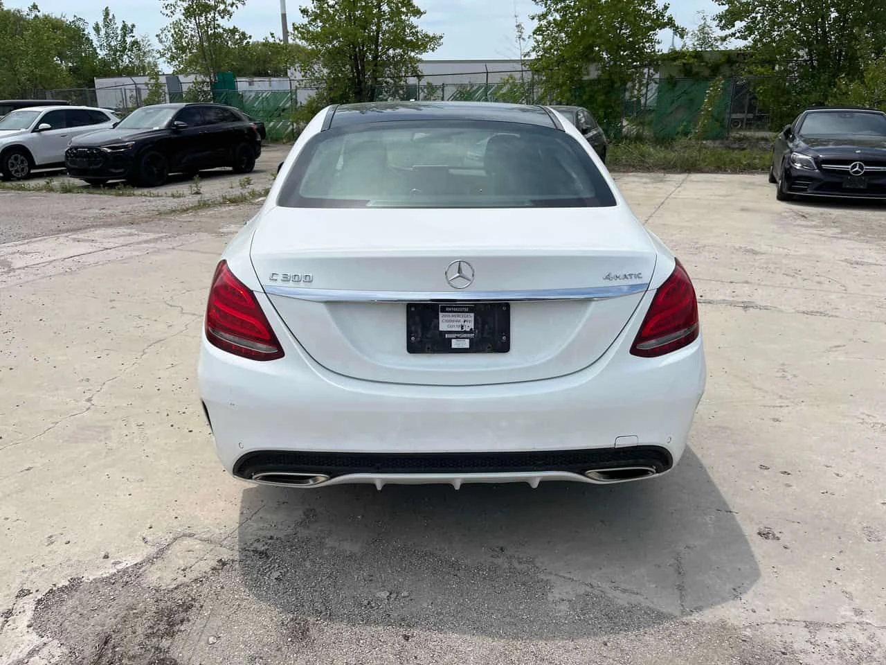Mercedes-Benz C 300 4MATIC* АВТОКРЕДИТ* , снимка 4 - Автомобили и джипове - 54804400
