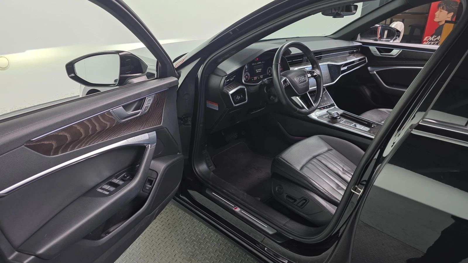 Audi A6 Quattro Premium | Distronic | HUD | 360 Camera, снимка 11 - Автомобили и джипове - 54885537