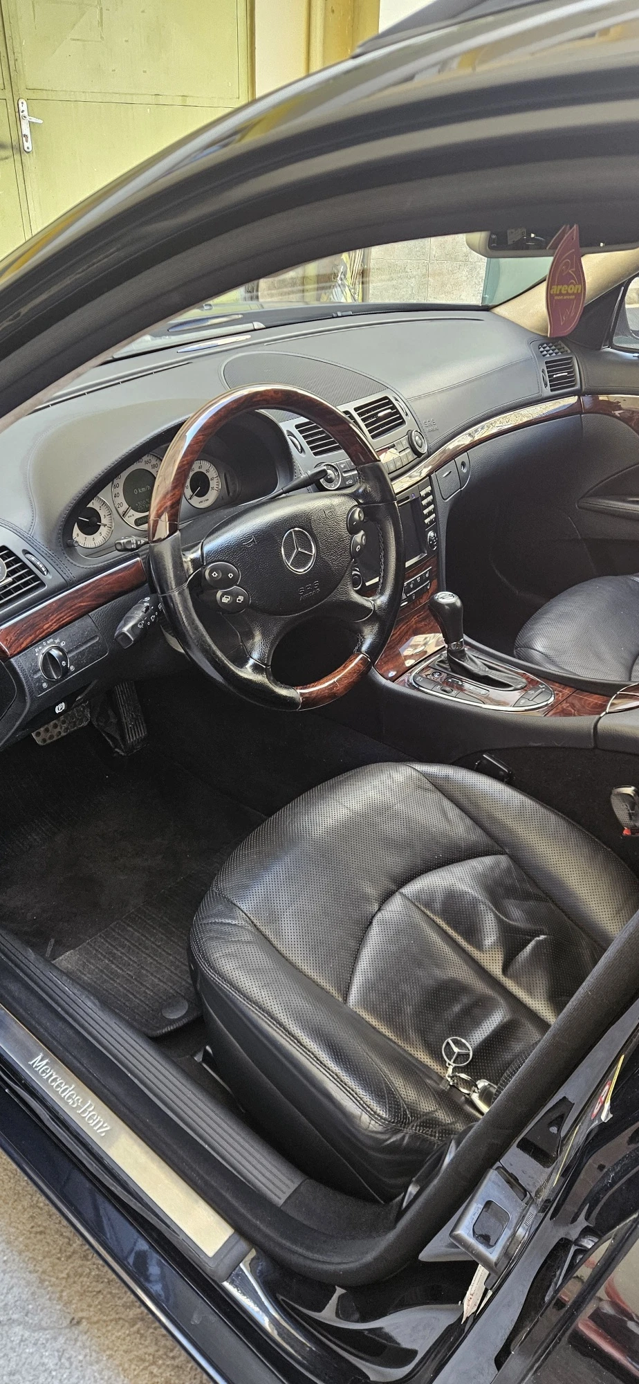 Mercedes-Benz E 55, снимка 11 - Автомобили и джипове - 55064138