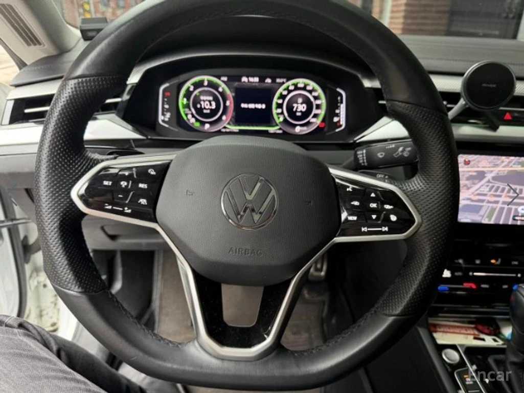 VW Arteon 2.0 TDI Prestige* МАСАЖ* 360* ХЕДЪП* ПАНОРАМА* , снимка 9 - Автомобили и джипове - 55451957