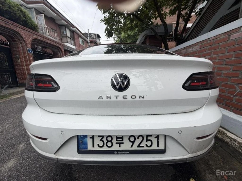 VW Arteon 2.0 TDI Prestige* МАСАЖ* 360* ХЕДЪП* ПАНОРАМА* , снимка 5 - Автомобили и джипове - 55451957