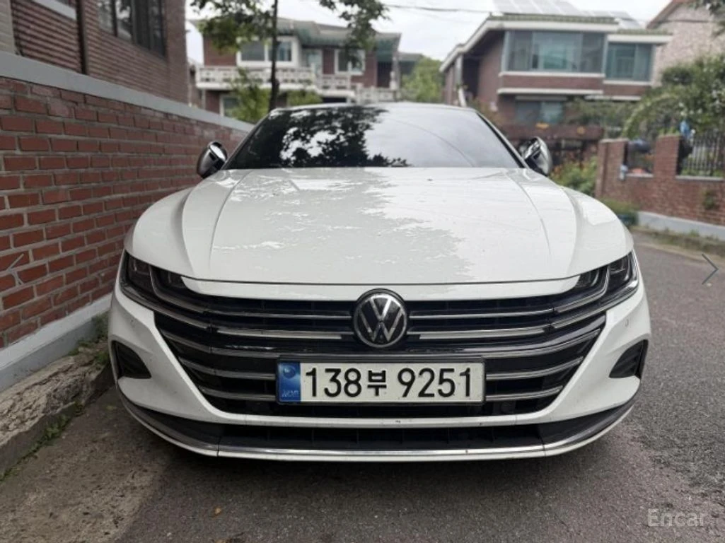 VW Arteon 2.0 TDI Prestige* МАСАЖ* 360* ХЕДЪП* ПАНОРАМА* , снимка 2 - Автомобили и джипове - 55451957