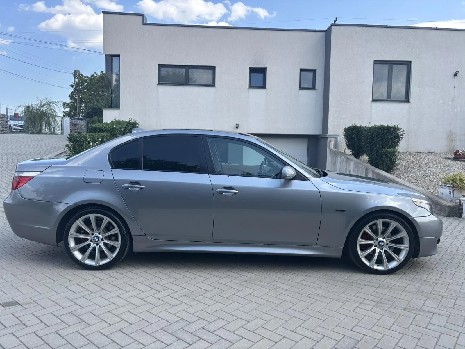 BMW 530 530i М-Packet, снимка 10 - Автомобили и джипове - 55640351