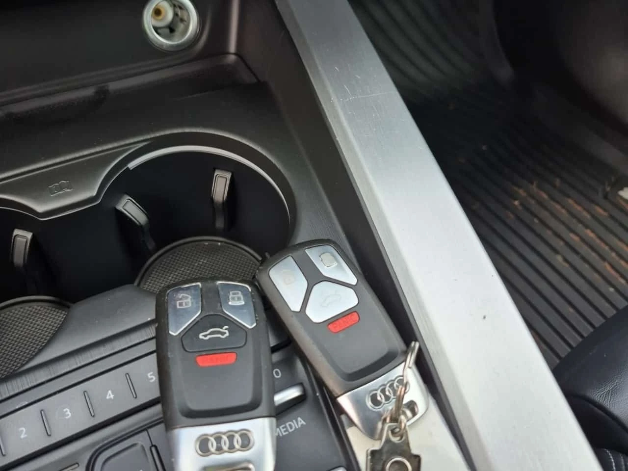 Audi S4  PROGRESSIV / CARFAX / ���� �� �������� | Mobile.bg � ����������� 7
