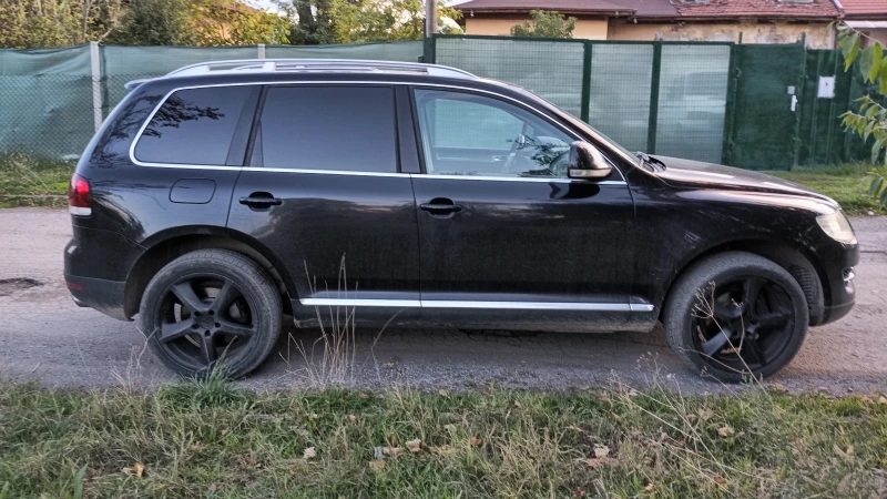 VW Touareg 3.0 TDI, снимка 3 - Автомобили и джипове - 47553242