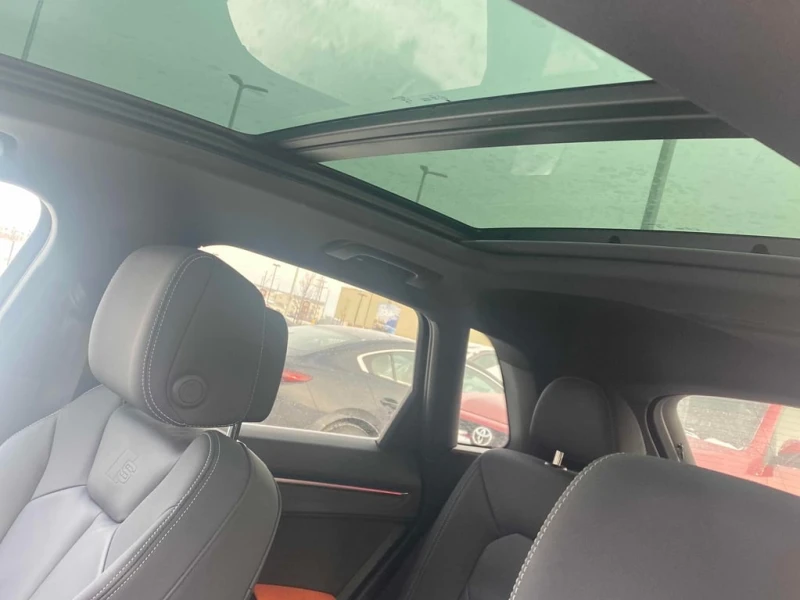 Audi Q3 * Progressiv * CARFAX * БЕЗ ПЪРВОНАЧАЛНА ВНОСКА, снимка 12 - Автомобили и джипове - 52813943