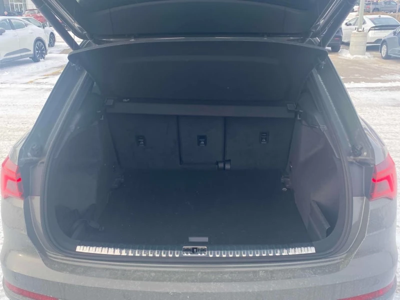 Audi Q3 * Progressiv * CARFAX * БЕЗ ПЪРВОНАЧАЛНА ВНОСКА, снимка 14 - Автомобили и джипове - 52813943