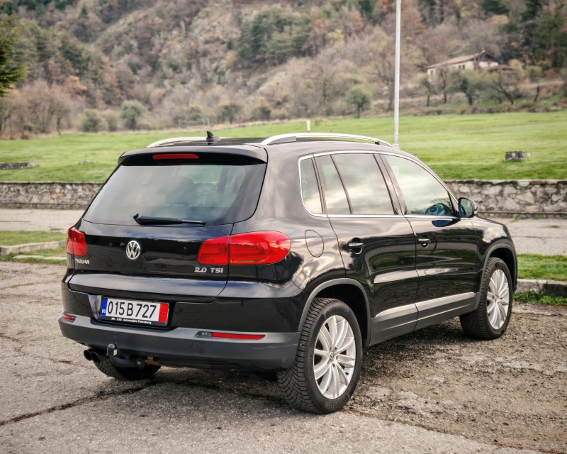 VW Tiguan 2.0 TSi АВТОМАТ* КАМЕРА* КОЖА* НАВИ, снимка 5 - Автомобили и джипове - 52896201