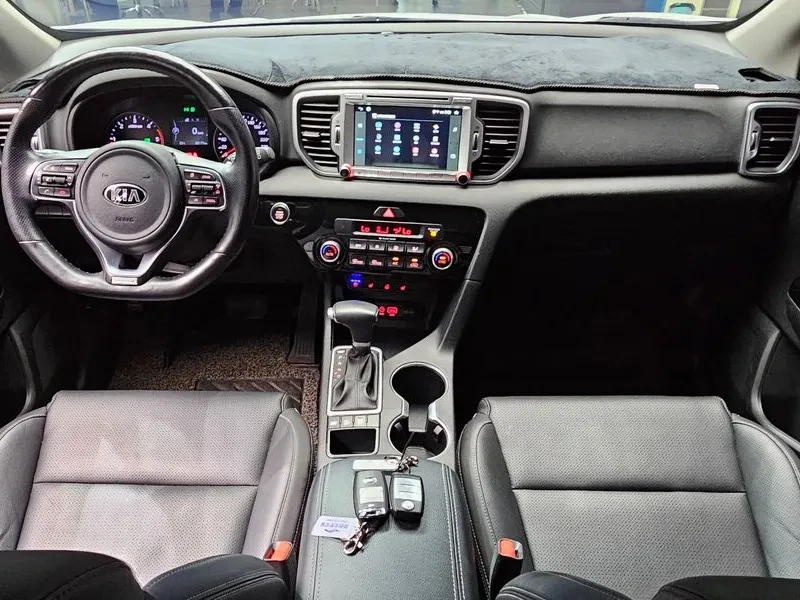 Kia Sportage 2.0 2Wd Noblesse Plus, снимка 7 - Автомобили и джипове - 56018158