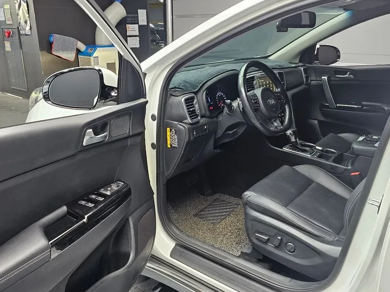 Kia Sportage 2.0 2Wd Noblesse Plus, снимка 10 - Автомобили и джипове - 56018158
