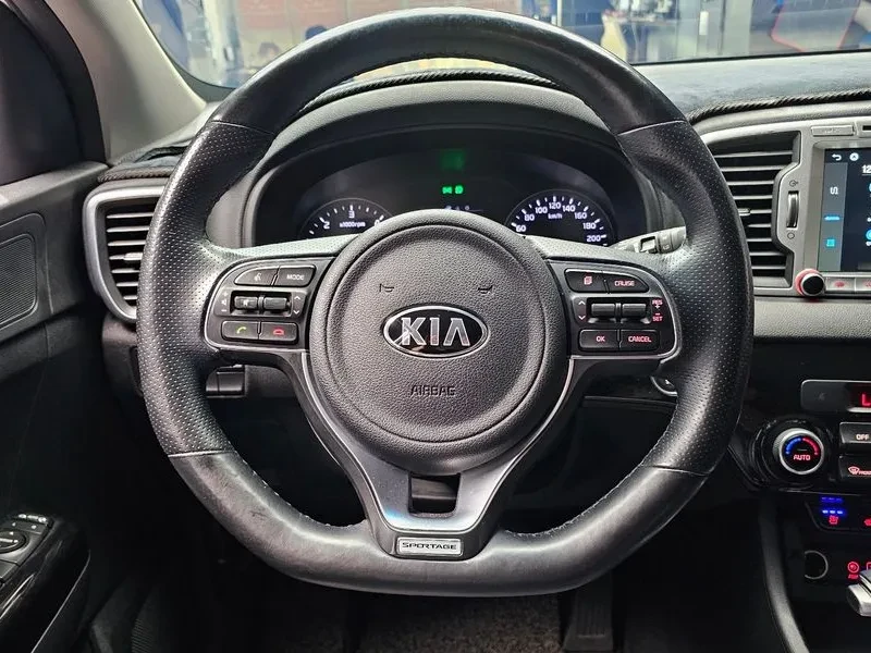 Kia Sportage 2.0 2Wd Noblesse Plus, снимка 13 - Автомобили и джипове - 56018158