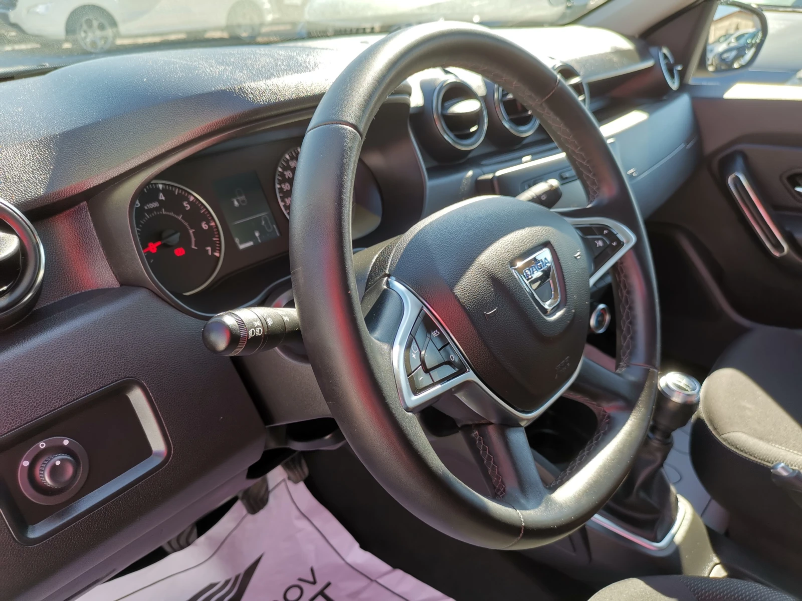 Dacia Duster 1.6i E6C PRESTIGE | Mobile.bg — изображение 13