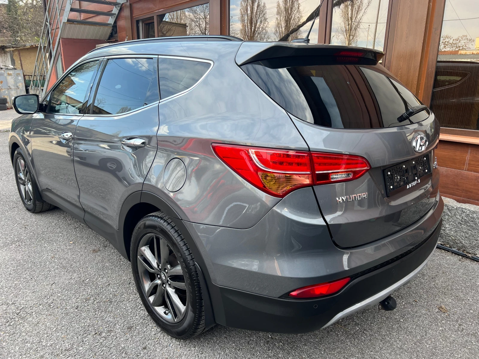 Hyundai Santa fe 2.2 CRDI 4WD Keyless Навигация Камера, снимка 7 - Автомобили и джипове - 54125524