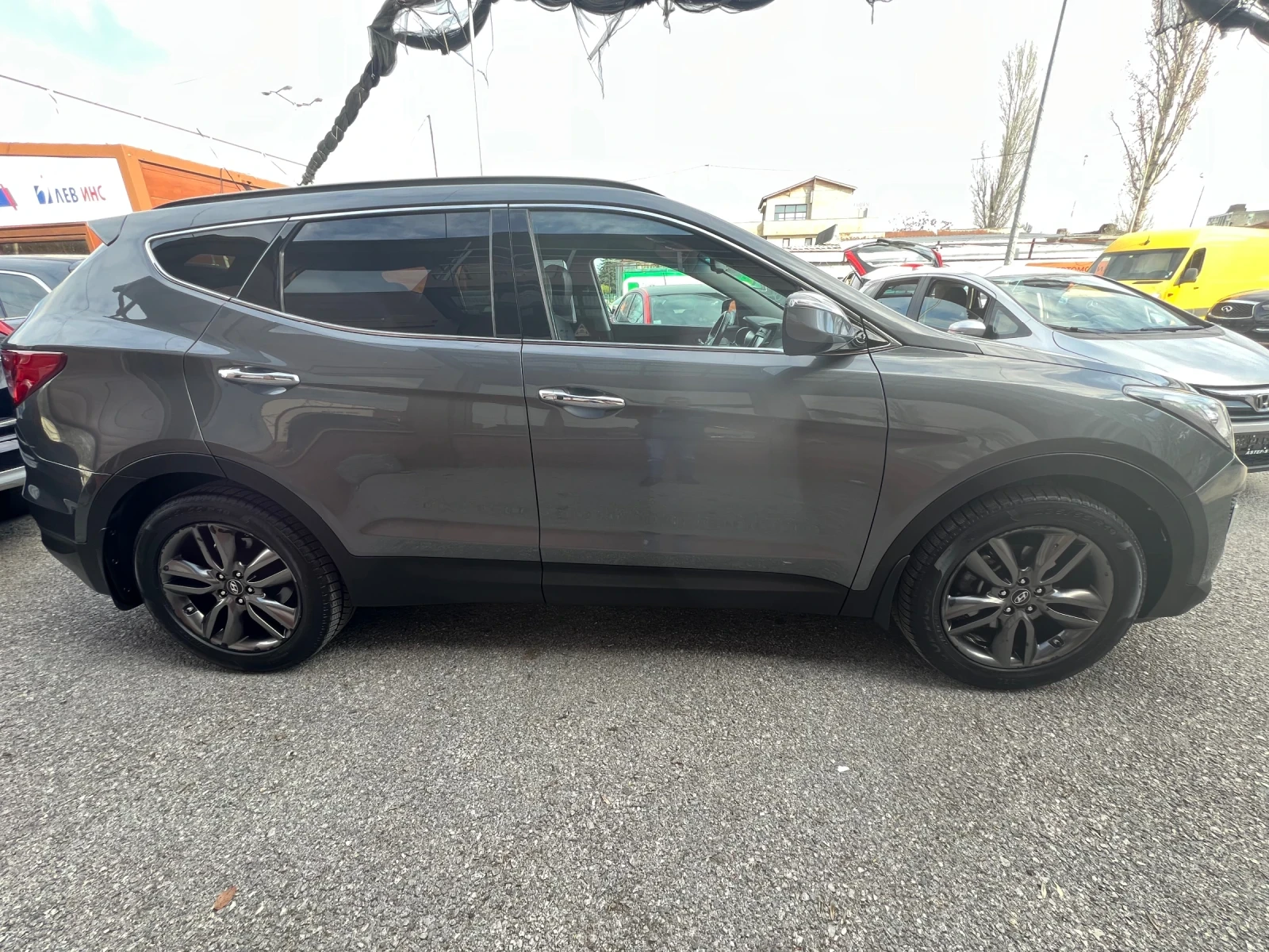 Hyundai Santa fe 2.2 CRDI 4WD Keyless Навигация Камера, снимка 4 - Автомобили и джипове - 54125524