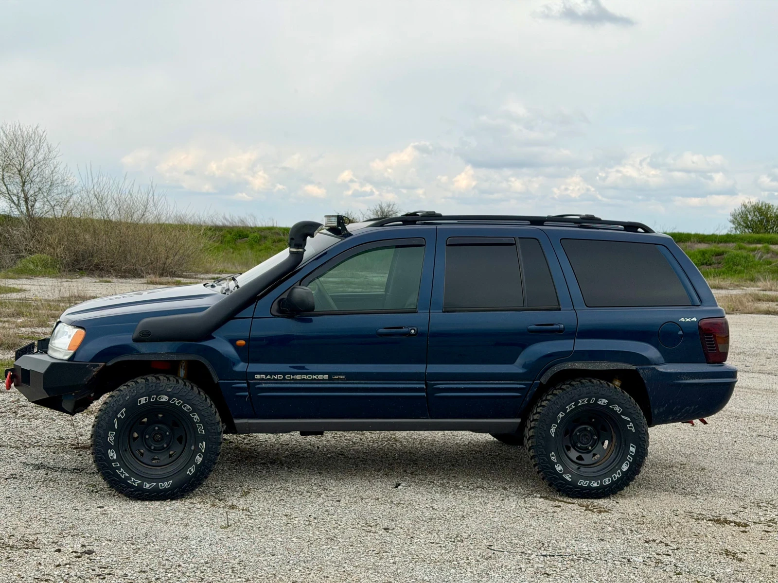 Jeep Grand cherokee 4.7 БЕНЗИН/ГАЗ, снимка 3 - Автомобили и джипове - 54221941