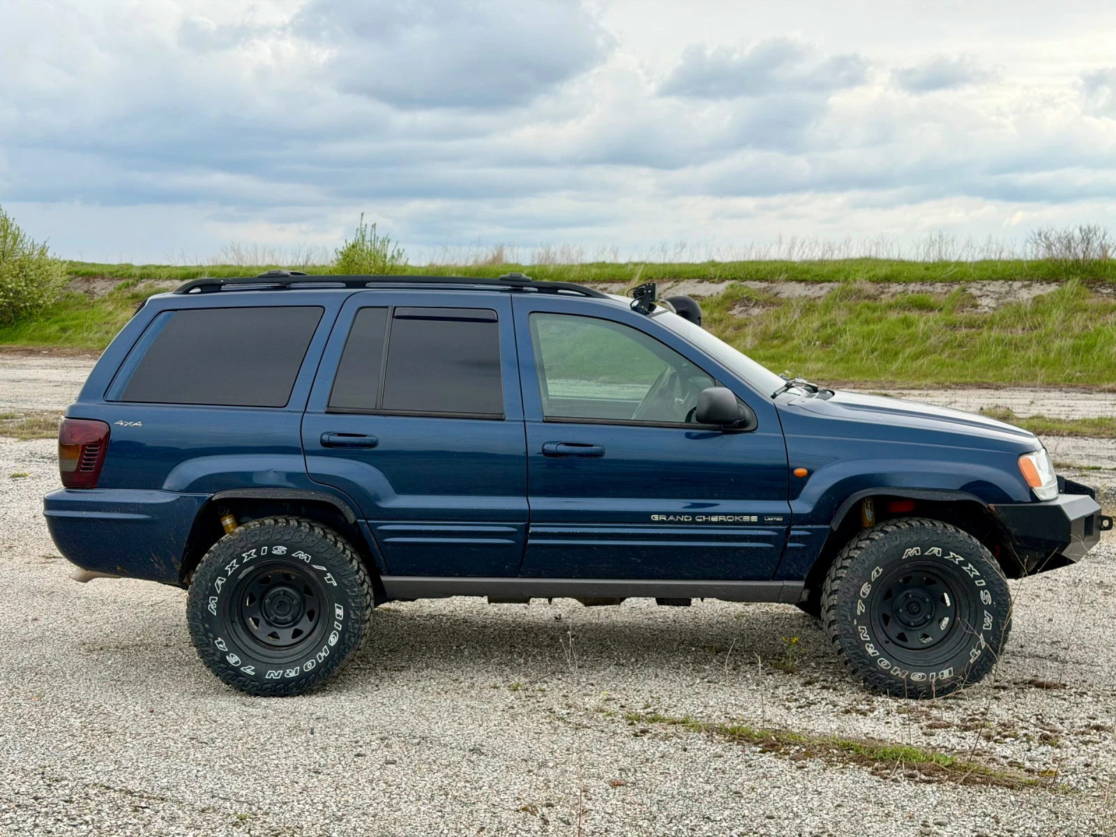 Jeep Grand cherokee 4.7 БЕНЗИН/ГАЗ, снимка 4 - Автомобили и джипове - 54221941