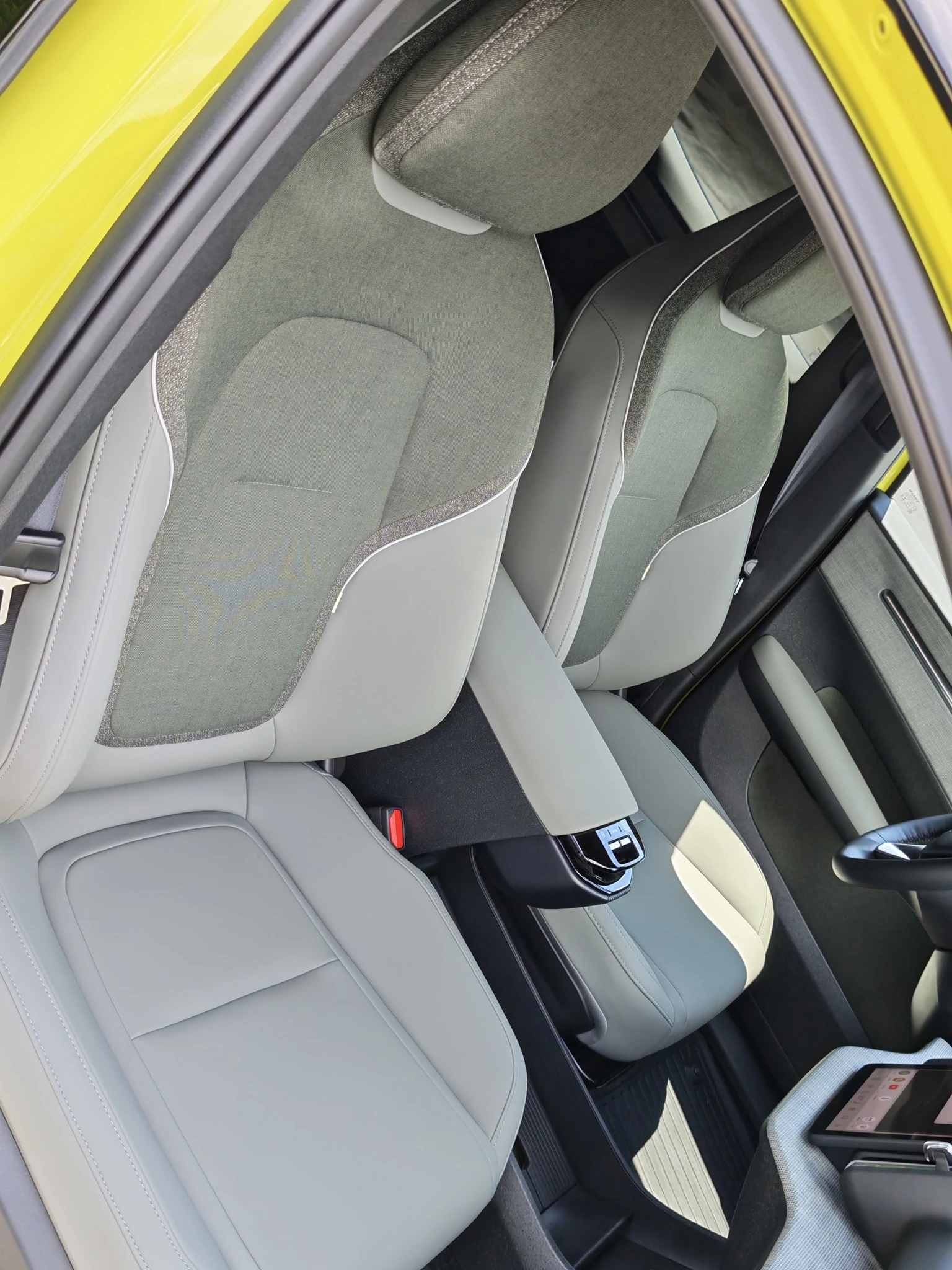 Volvo EX30 еxtended range лизинг, снимка 13 - Автомобили и джипове - 54493596