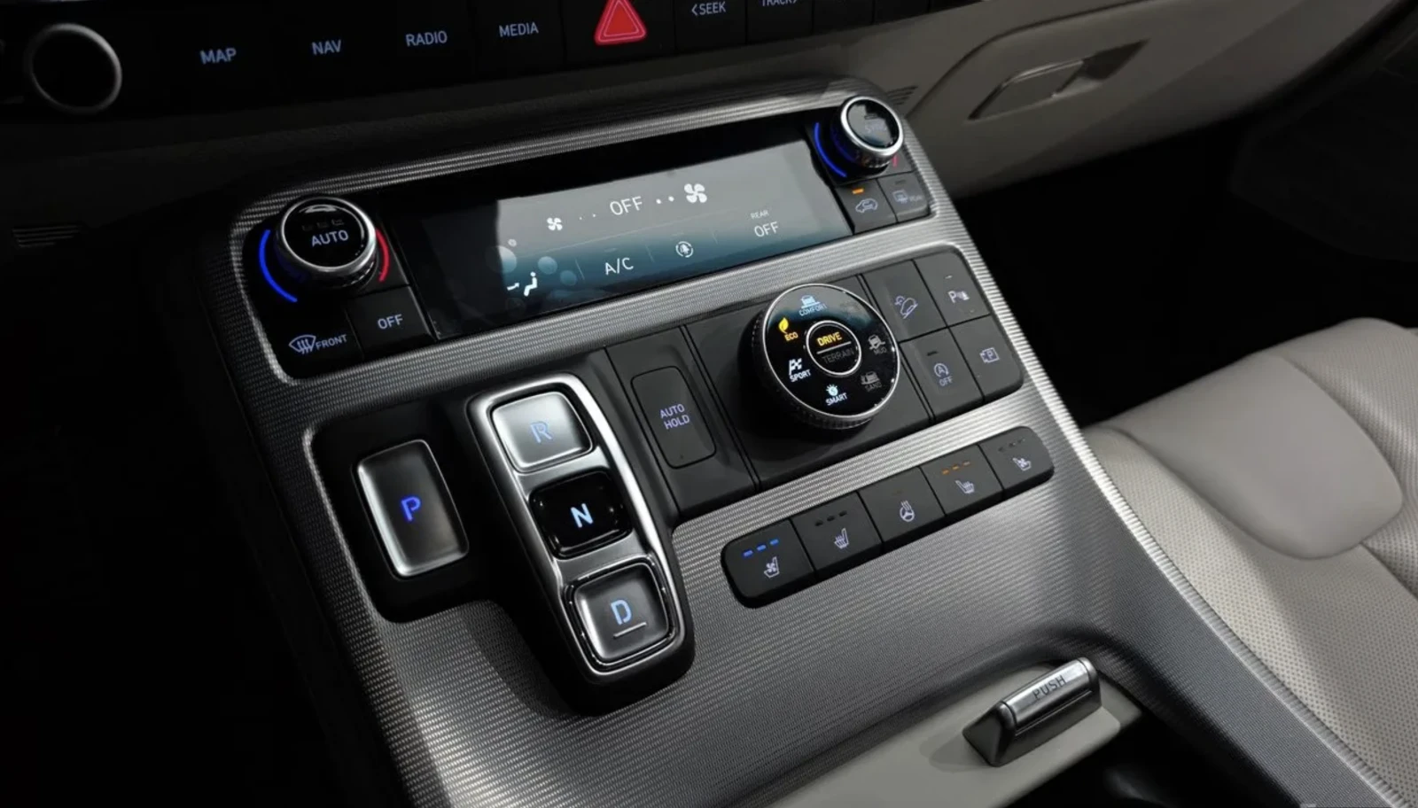 Hyundai Palisade VIP / МАСАЖ / ОБДУХ / TV / HUD / ULTRA LUXURY!, снимка 12 - Автомобили и джипове - 55186613