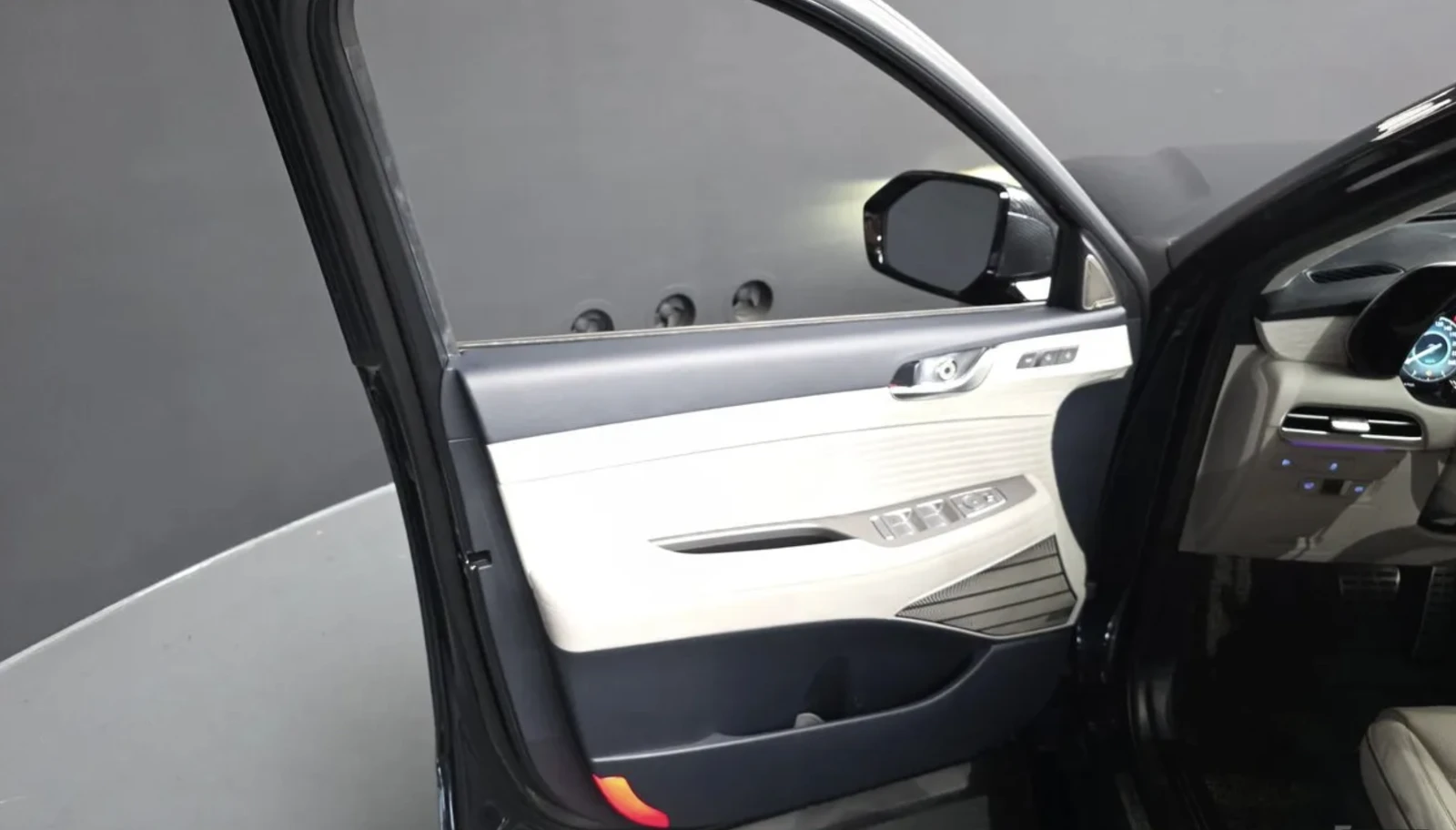 Hyundai Palisade VIP / МАСАЖ / ОБДУХ / TV / HUD / ULTRA LUXURY!, снимка 6 - Автомобили и джипове - 55186613