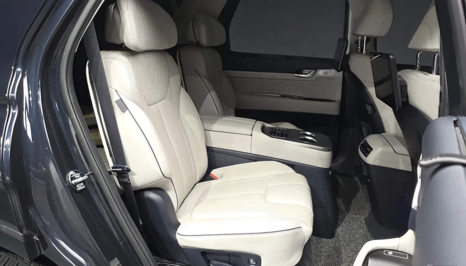 Hyundai Palisade VIP / МАСАЖ / ОБДУХ / TV / HUD / ULTRA LUXURY!, снимка 15 - Автомобили и джипове - 55186613