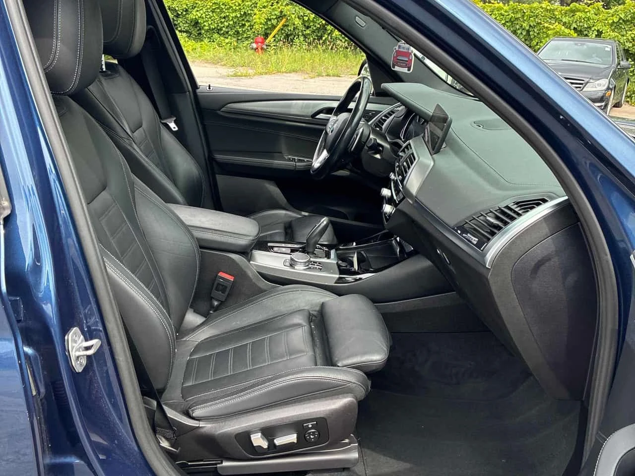 BMW X3 * xDrive30i * DISTRONIC* LASER* H/K* AMBIENT* 360*, снимка 17 - Автомобили и джипове - 55618397