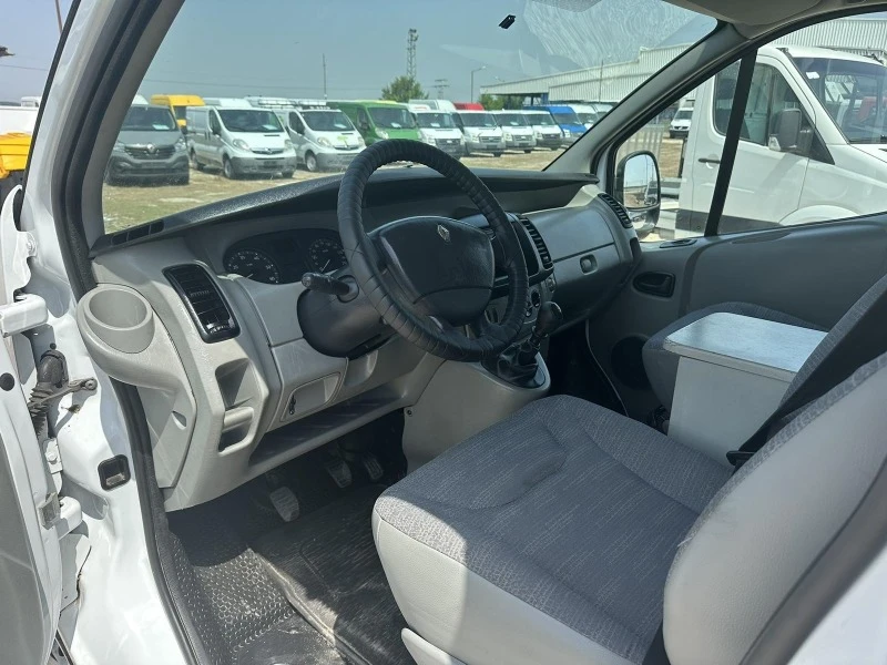 Renault Trafic, снимка 10 - Бусове и автобуси - 41594452